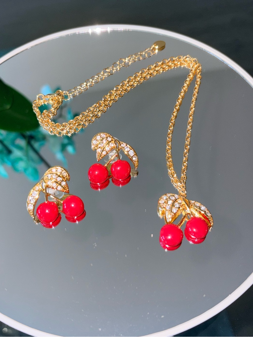 NWOT 🍒 Necklace & Earring Set